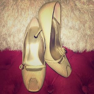 ⚡️Nine West peep toe heels⚡️